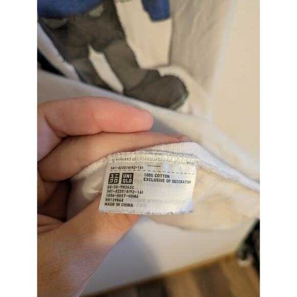 KAWS x UNIQLO UT Short Sleeve Shirt Gone Tee T-Shirt Men’s size L 100% cotton - Picture 3 of 6